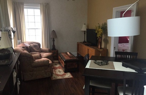 Guelph Villa | Beautiful mansion located downtown, near hospital, train/bus station.