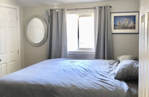 Petawawa Cottage | Beautiful Ottawa River Cottage With Private Beach and Dock