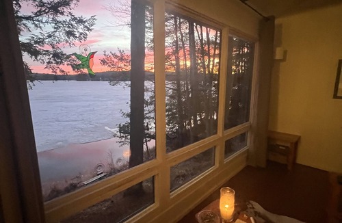 Sharbot Lake Cottage | Beautiful private waterfront cottage