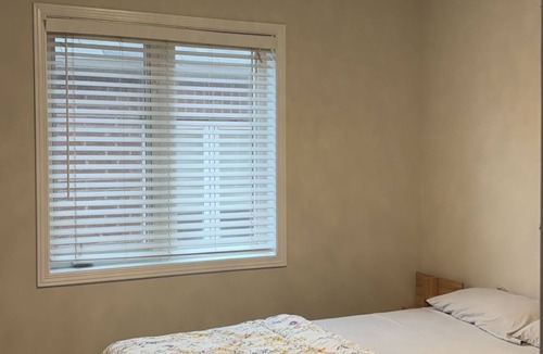Brampton House | Beautiful Queen Room