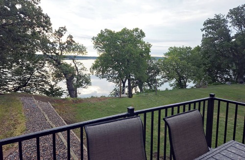 New London House | Beautiful, remodeled home on Lake Andrew. Pontoon Rental Available