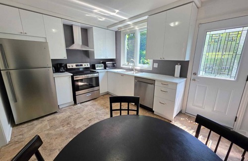 North York House | Beautiful spacious 4+1 house excellent location,2 full bathrooms parking area