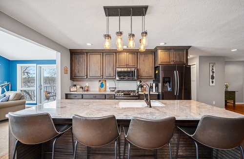 Fairmont House | Beautiful Sunrise Views of Hall Lake!