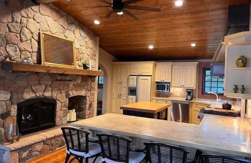 Pine River Cabin | Beautiful Upper-Whitefish Cabinn