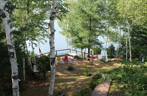 Central Frontenac Cottage | Beautiful waterfront cottage