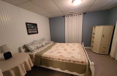 Plantagenet Cottage | Beautiful Waterfront Cottage on Ottawa River