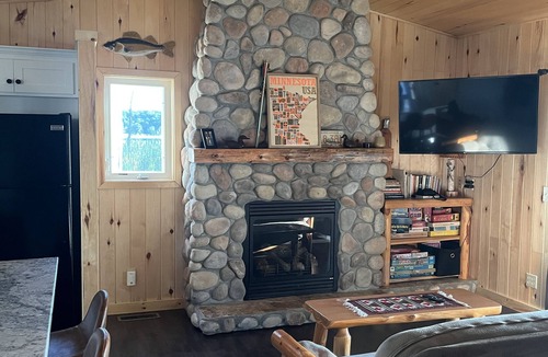 Motley Cabin | Beautiful Waterfront Cabin on Lake Shamineau