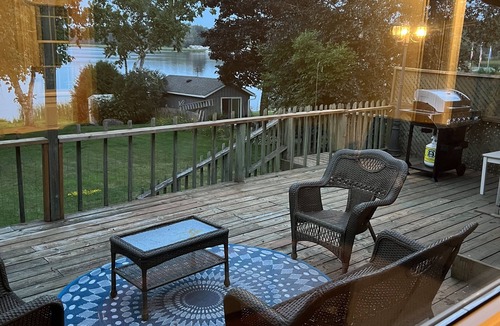 Selwyn Cottage | Beautiful Waterfront Cottage