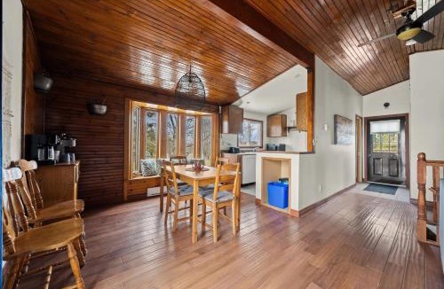 Greater Napanee House | Beautiful Waterfront Family -Fishing Escape!