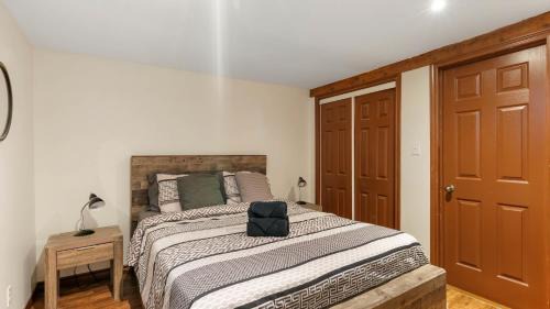 Greater Napanee House | Beautiful Waterfront Family -Fishing Escape!