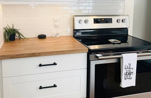Marathon House | Beautifully Renovated Single Level Executive Oasis