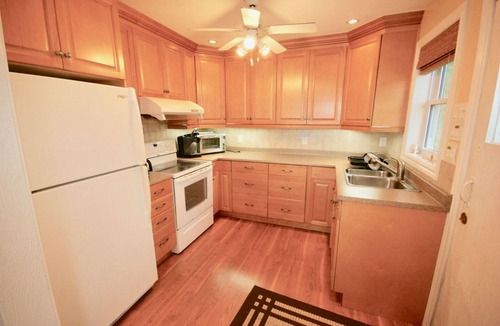 Havelock-Belmont-Methuen Cottage | Belmont Paradise on Belmont Lake