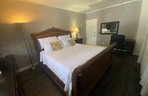 Willmar House | Best value 3 Huge Bedrooms-Multiple parkings