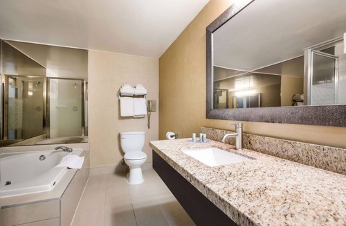 Simcoe Hotel | Best Western Little River Inn