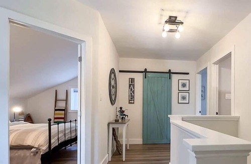 Bayfield Cottage | Better Than Therapy-Executive Cottage with Hot Tub, Fireplace is ready for you!