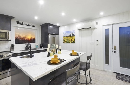 Kitchener Apartment | BHL Sunset Loft 1 Bedroom 2 Bath