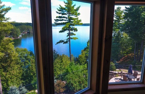 Havelock-Belmont-Methuen House | Big Bear Estate, a family dream cottage on the shores of Jack Lake, Ontario.