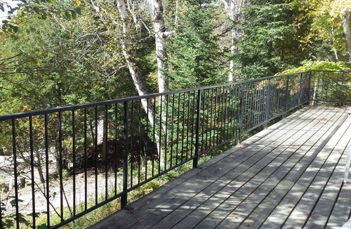Clear Lake Cottage | BIG Comfy Lakefront cottage, Clear Lake by Huntsville, north Muskoka!