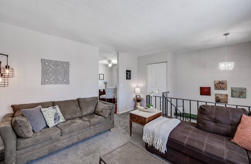 Midway House | Big Group Stay In Midway 12 Beds Central Location
