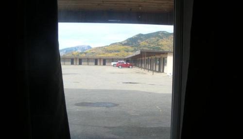 Grande Cache Hotel | Big Horn motor Inn
