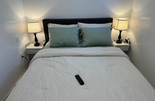 Ottawa Division Apartment | Big living-room, bedroom, and private bathroom brand new
