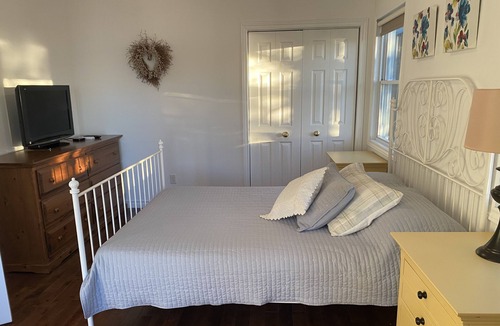 Scugog Cottage | Big Red Cottage with amazing lakeviews!