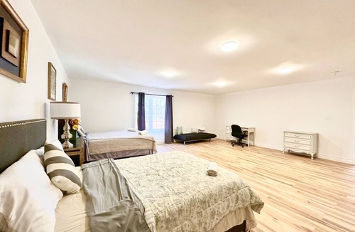 Port Colborne Apartment | BIG Vacation Home Near the Beaches-house 10 guests