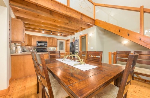Snow Pine Estates Ski Chalet | Big White Chalet with Private Hot Tub and Monashee Mountain Views!