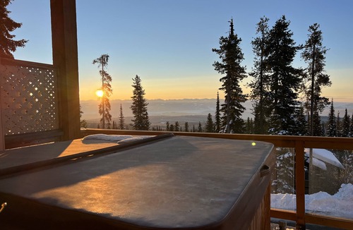 Snow Pine Estates Ski Chalet | Big White Chalet with Private Hot Tub and Monashee Mountain Views!