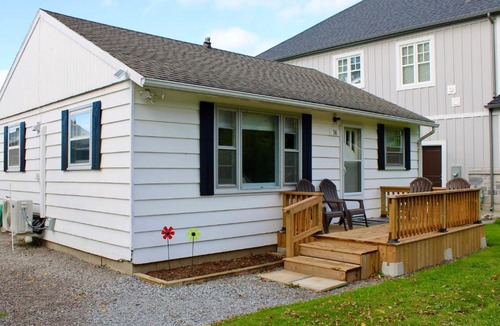 Historic Old Town House | Bissell's Hideaway in Heart of Old Town NOTL