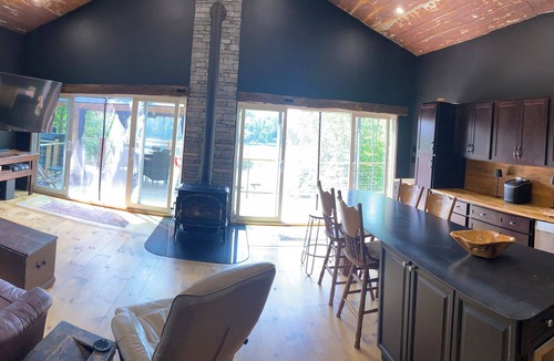 Unorganized Centre Parry Sound Cottage | Black Timber Lakehouse