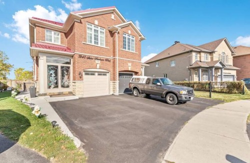 Meadowvale Village Apartment | Blessed Home Comfort