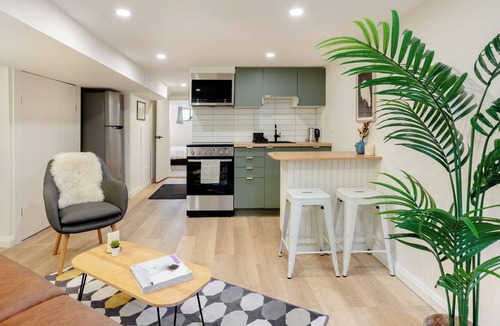 Dovercourt Park House | Bloordale Basement, Cozy and Clean
