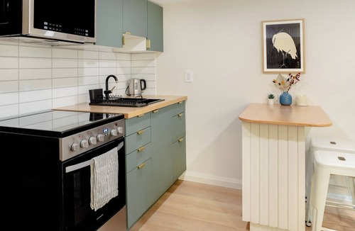 Dovercourt Park House | Bloordale Basement, Cozy and Clean