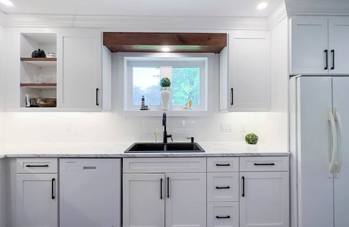 Bayfield Cottage | Blue Skies House - *Cool Games Room*