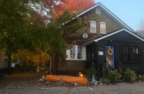 Gravenhurst Bed & Breakfast | Blue Spruce Bed and Breakfast Muskoka