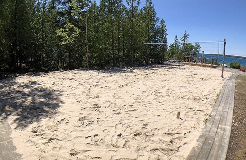 Northern Bruce Peninsula Cottage | BLUE WATER COTTAGE - WATERFRONT COTTAGE,TOBERMORY- LICENCE- STA-2024-285