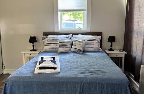 Honey Harbour Cabin | Bluewater Lodge Beckwith Hideaway