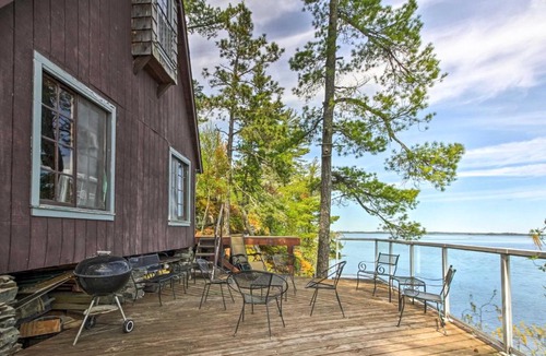 International Falls House | Boat Dock and Beach Charming Stop Island Cabin