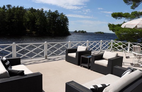 Gravenhurst Cottage | Boathouse Deck! 4Bed 4Bath Cottage on Lake Muskoka! Very Private!