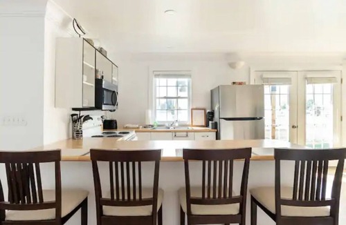 Belleville Boat Rental | BOATHOUSE LOFT - Loft with million dollar views!