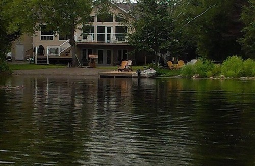 Fenelon Falls Cottage | Bobcaygeon Executive. Sturgeon Lake Waterfront - Kawartha Lakes