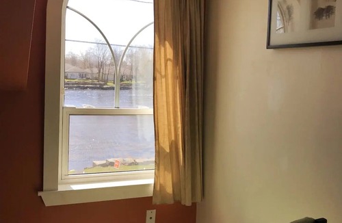 Bobcaygeon House | Bobcaygeon Waterfront 3-Bedroom Vacation House