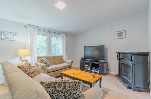 Bobcaygeon House | Bobcaygeon waterfront river cottage