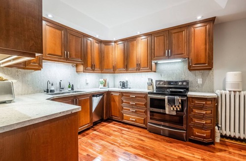 Old Toronto House | Boho 2 bed, 2.5 bath biohackers oasis - live, work and play!