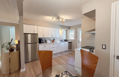 Burnsville House | Boho chic 2BR home, centrally located, close to airport, MOA