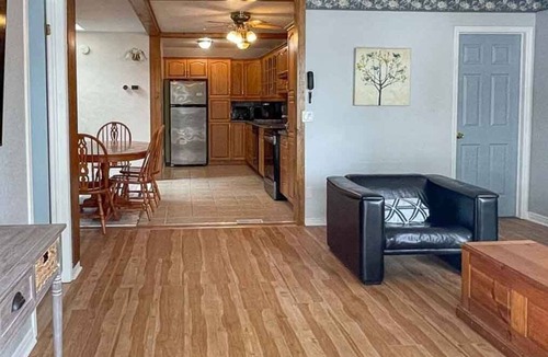 Addington Highlands Cottage | Bon Echo Escape - Four Bedroom Cottage, Sleeps 10