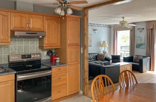 Addington Highlands Cottage | Bon Echo Escape - North