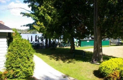 Haliburton Cottage | Bonnie View 2 Bedroom Chalet