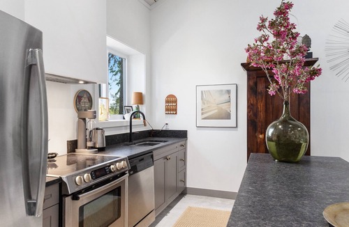 Brighton House | Boutique Gateway by Prince Edward County